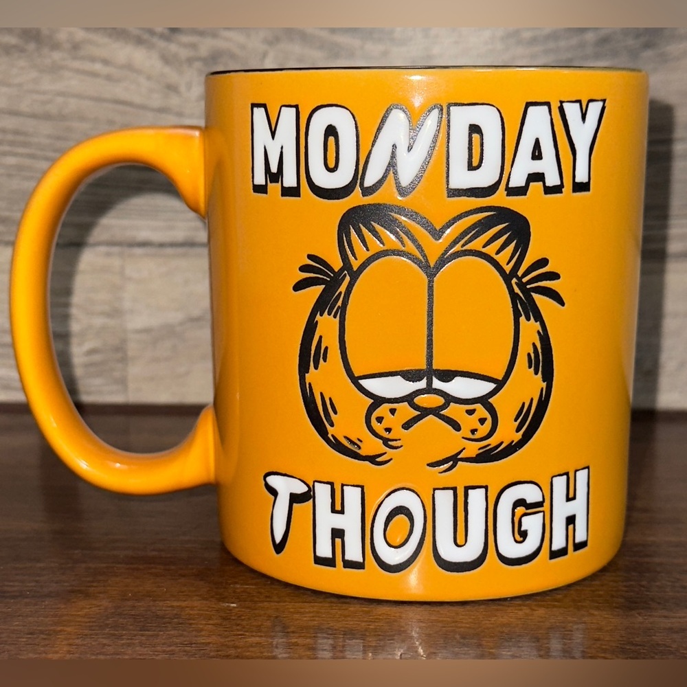 Super Cute 🥰 GARFIELD THE CAT "MONDAY THOUGH" 20 oz Mug. Brand New